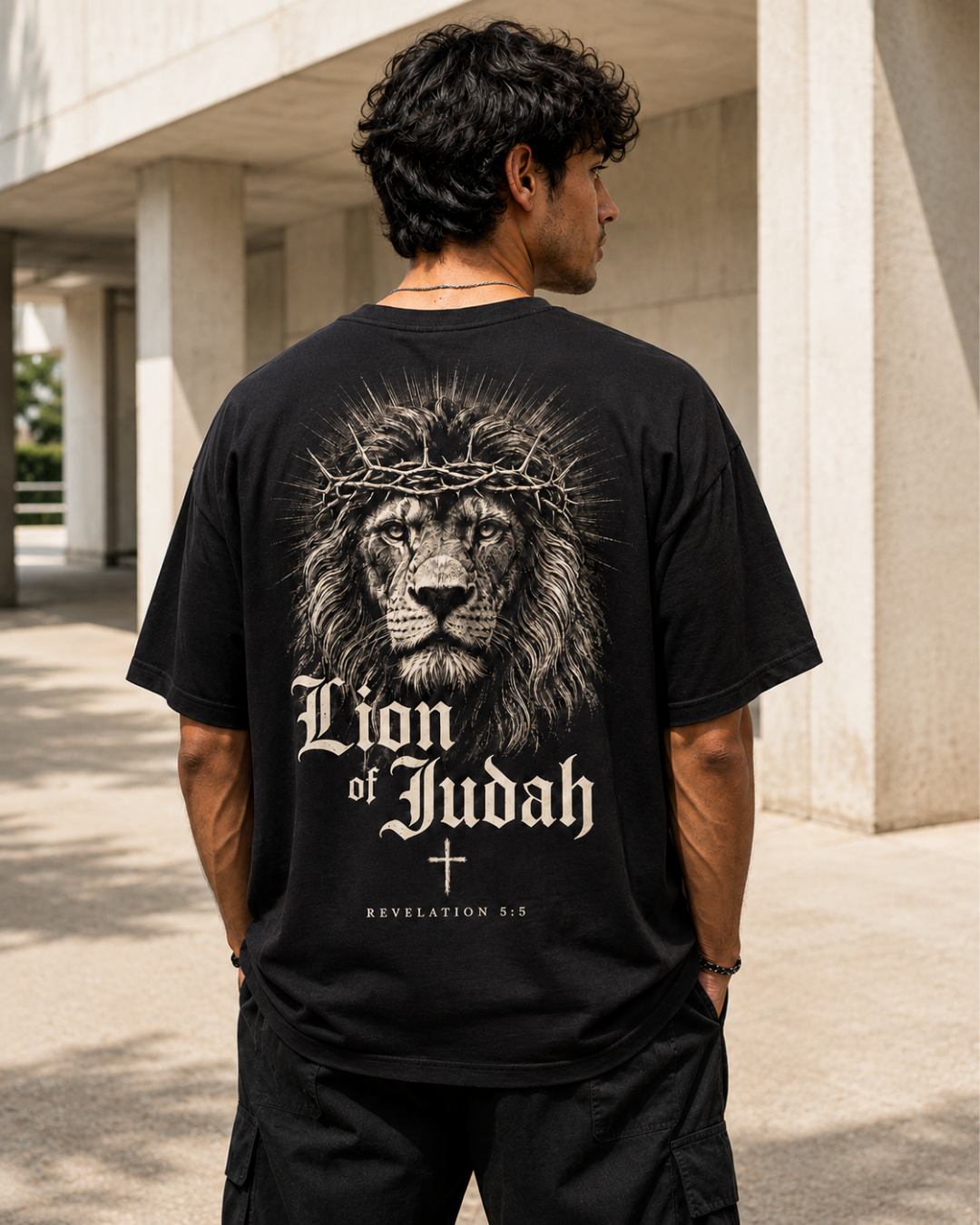 Oversized Tshirt: Lion of Judah